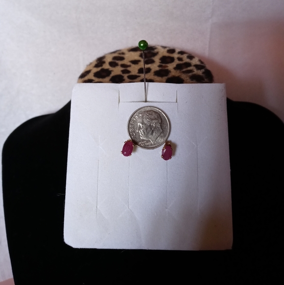 Ruby stud earrings! - Picture 2 of 6